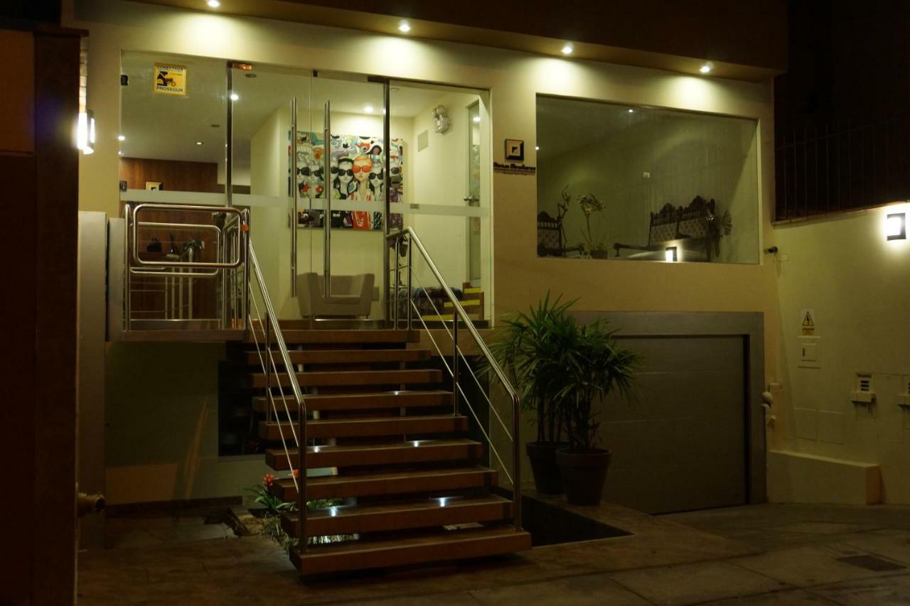 Atrium Miraflores Hotel リマ エクステリア 写真